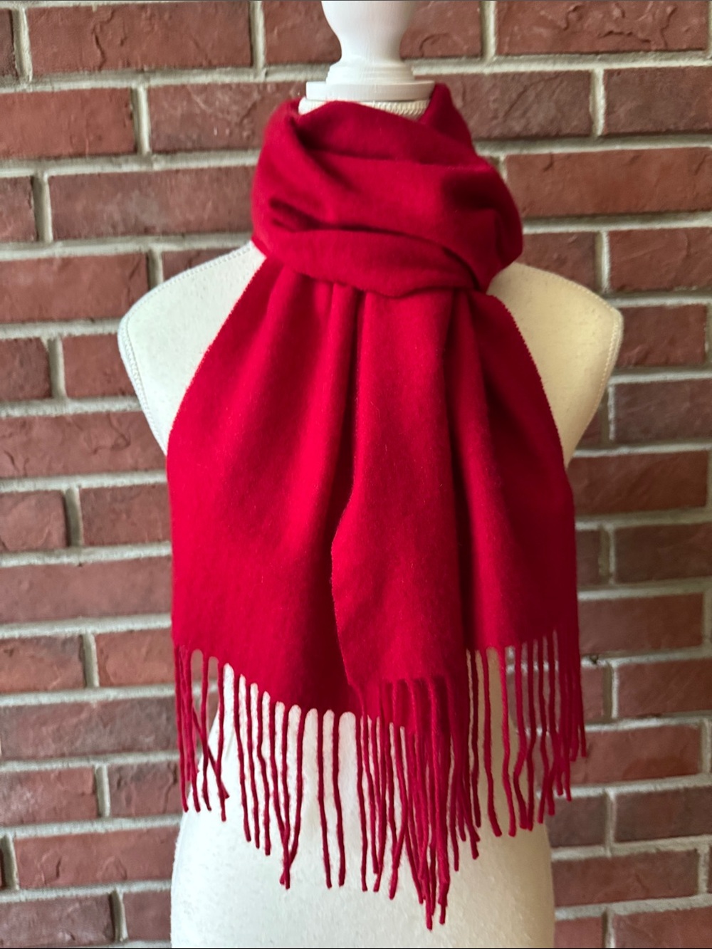 Enzo Mantovani Luxury 100% Cashmere Deep Red Fringed Unisex  Scarf 11”x70”
NWOT